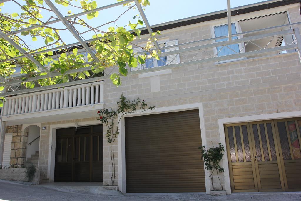 Holiday House Pine Tree Nerezisca Exterior foto