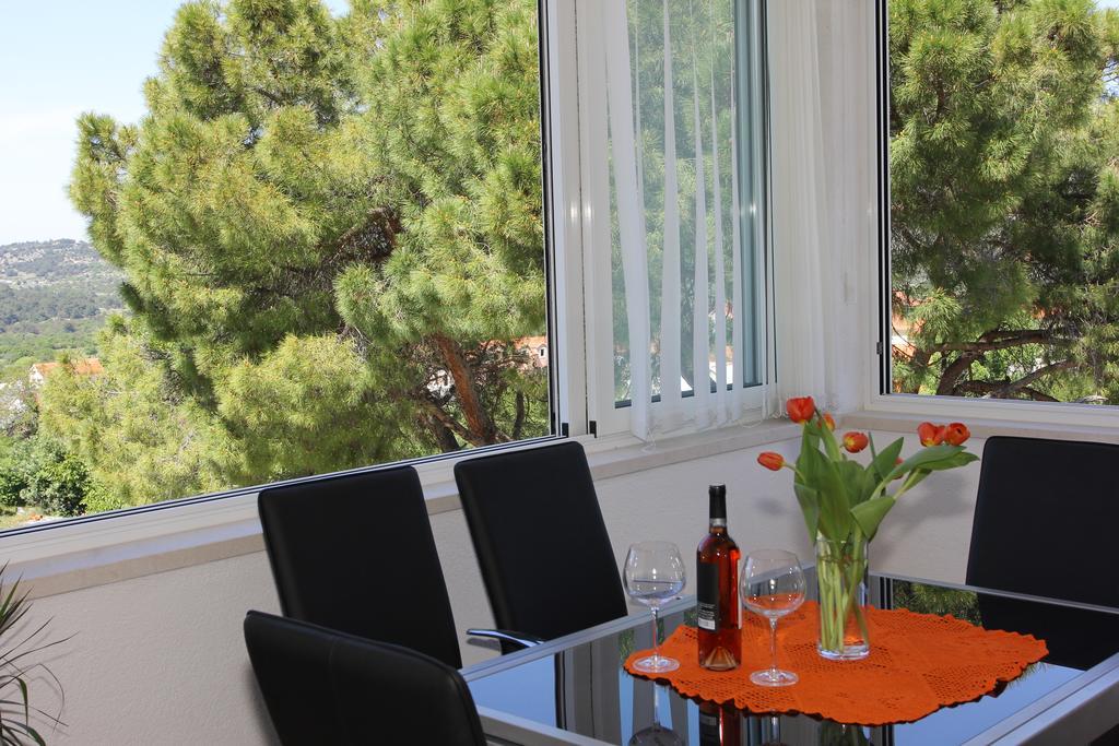 Holiday House Pine Tree Nerezisca Exterior foto